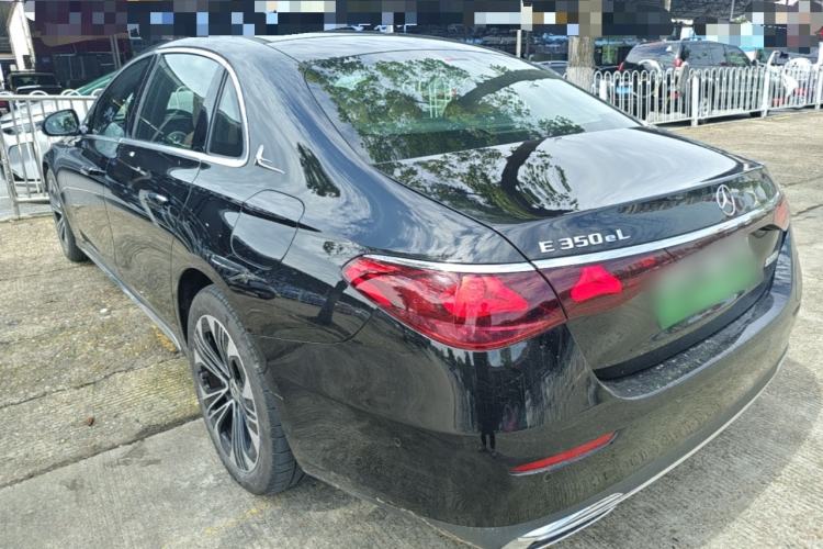 Mercedes-Benz E 350 e L 2024 — 4
