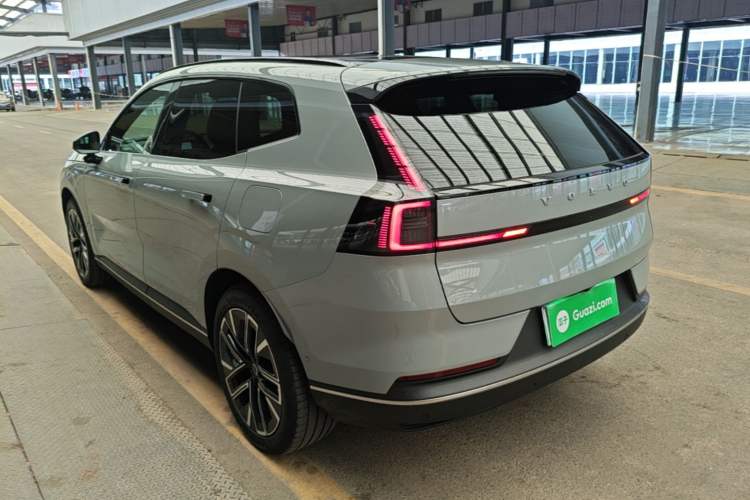 Volvo XC70 2026 — 4