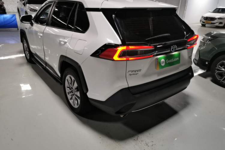 Toyota RAV4 2020 — 4