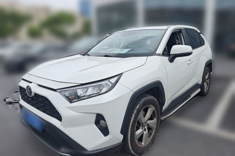 Toyota RAV4 2020 — фото 1