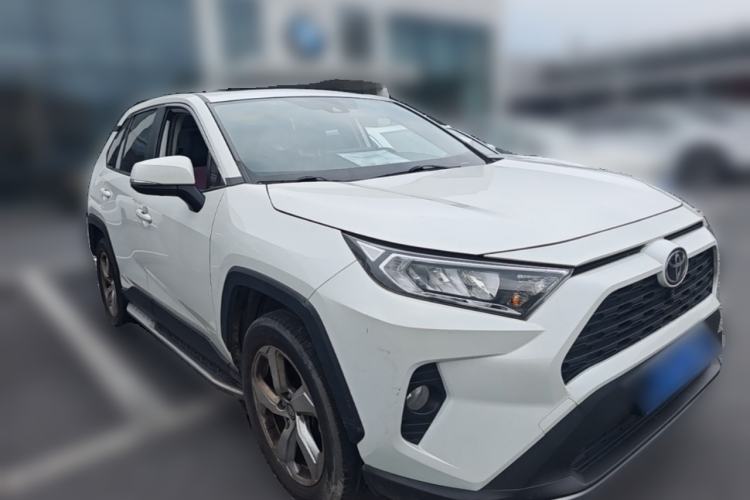 Toyota RAV4 2020 — фото 3