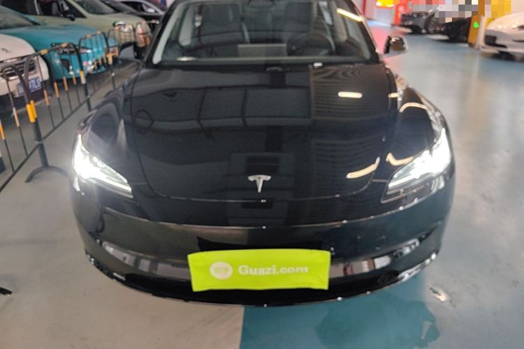 Tesla Model 3 2023 — 2