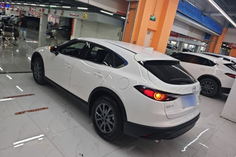 Mazda CX-4 2021 — 4