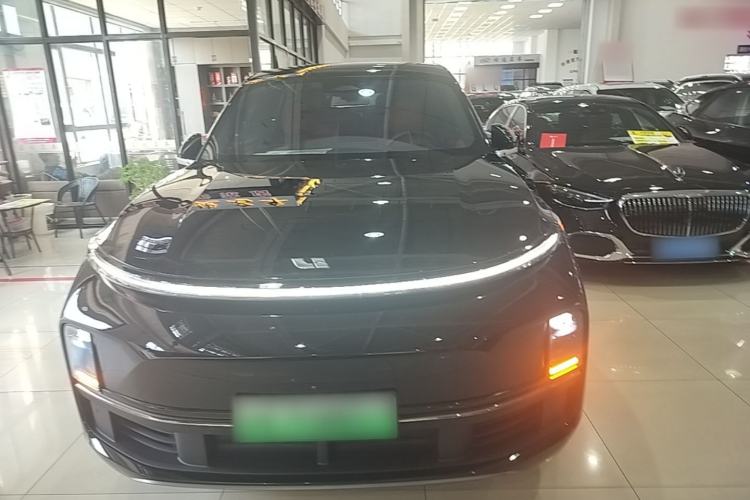 Li Auto L8 2023 — 2