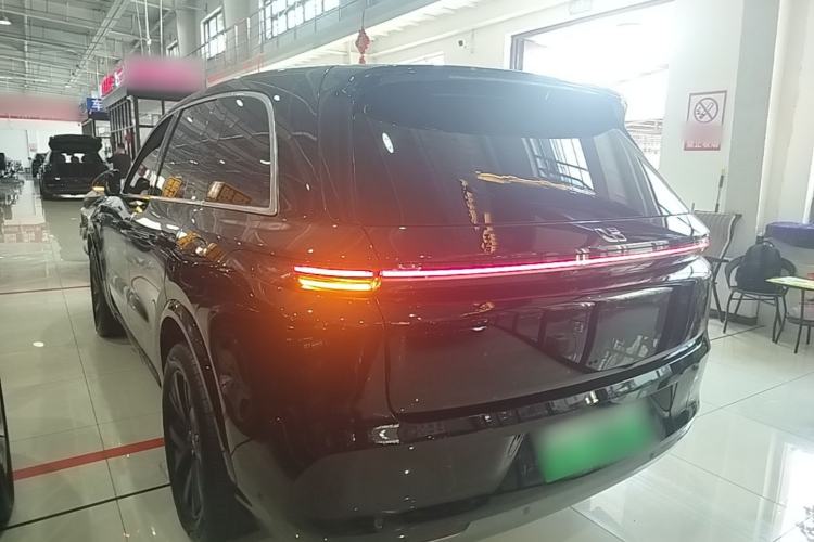 Li Auto L8 2023 — 4