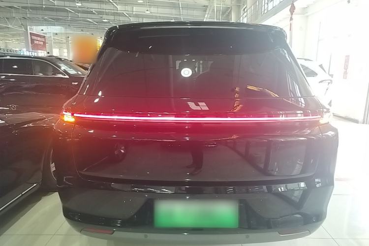 Li Auto L8 2023 — 5