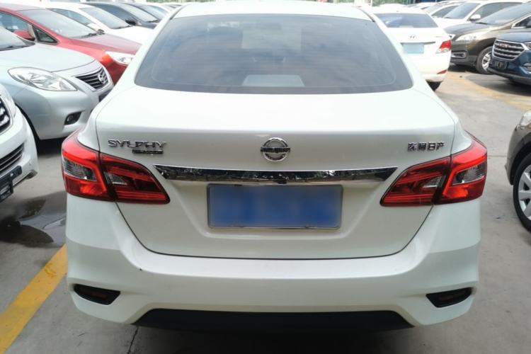 Nissan Sentra 2022 — 5