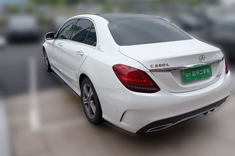 Mercedes-Benz C 260 L 2020 — 4