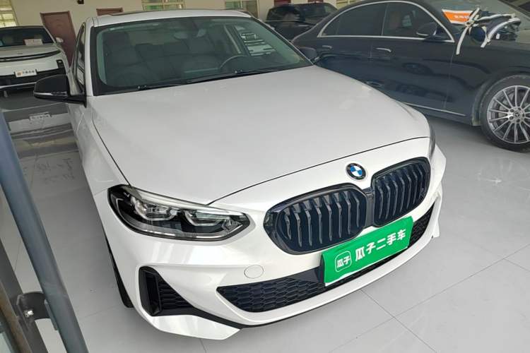 BMW 120i 2021 — фото 3