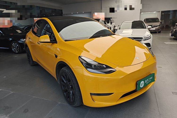 Tesla Model Y 2021 — 3