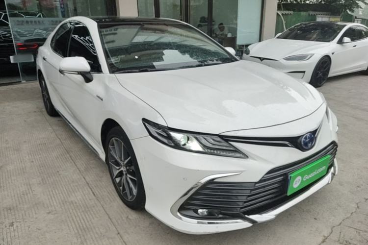 Toyota Camry 2023 — 3