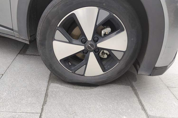 BYD Dolphin 2023 — 2