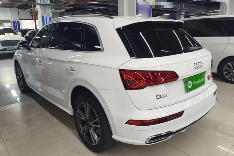 Audi Q5L 2020 — 4