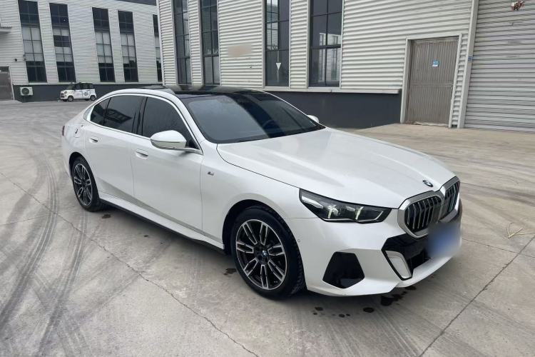 BMW 525Li 2024 — 3