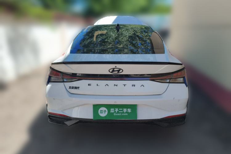 Hyundai Elantra 2022 — 5