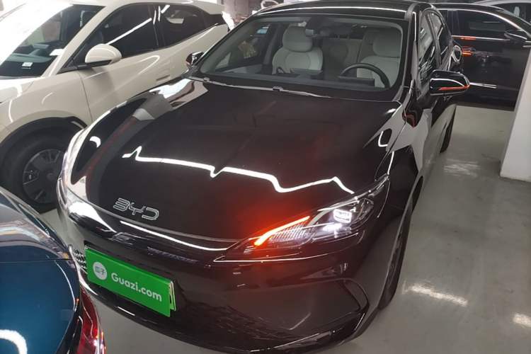 BYD Seal 05 DM-i 2025 — фото 2