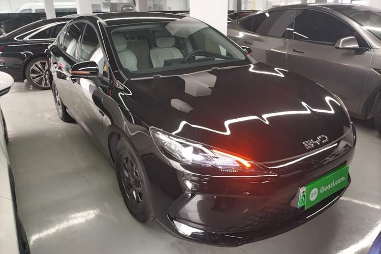BYD Seal 05 DM-i 2025 — фото 3