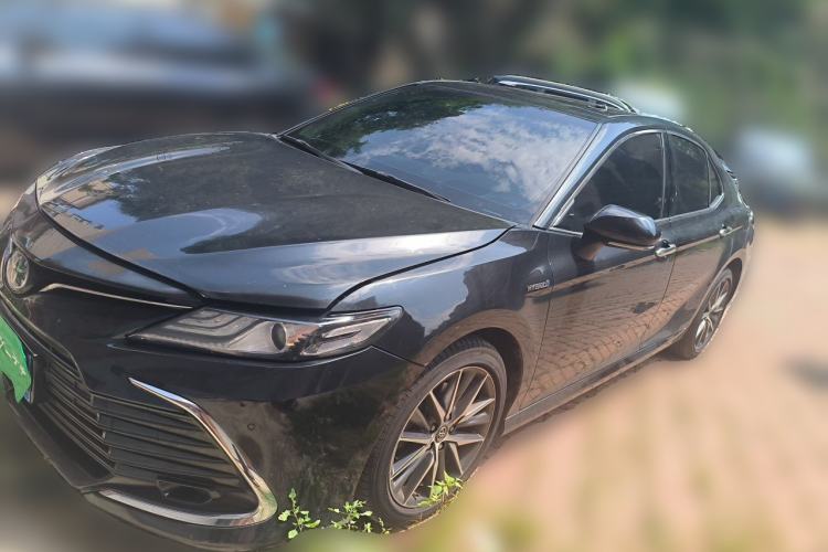 Toyota Camry 2021 — фото 1