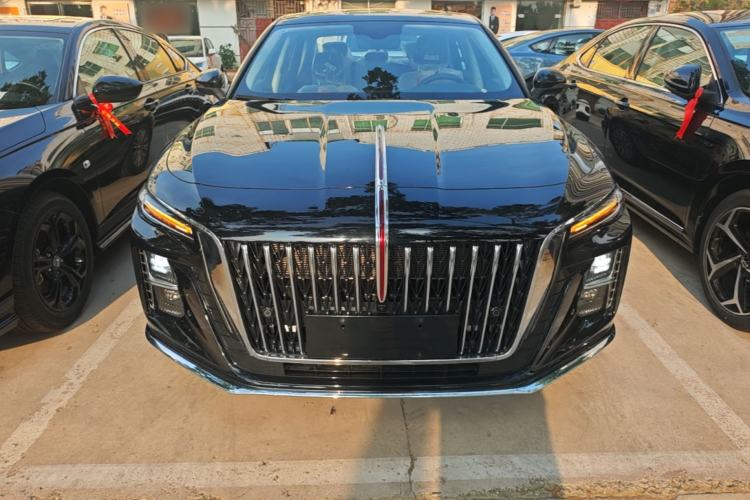Hongqi H5 2025 — 2