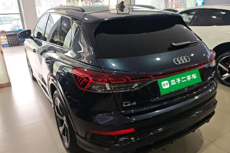 Audi Q4 e-tron 2023 — 4