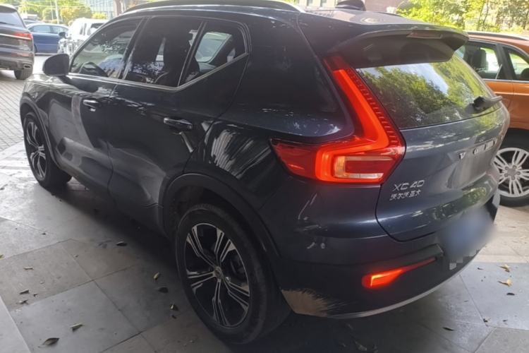 Volvo XC40 2021 — 4
