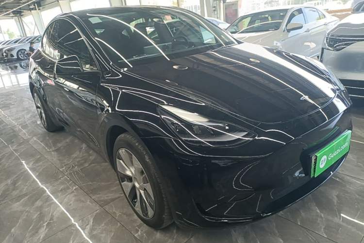 Tesla Model Y 2022 — 3