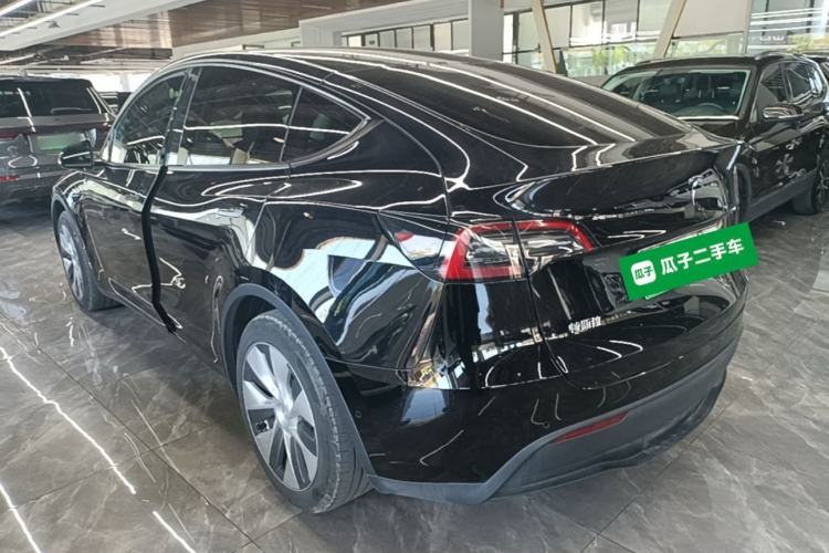 Tesla Model Y 2022 — 4