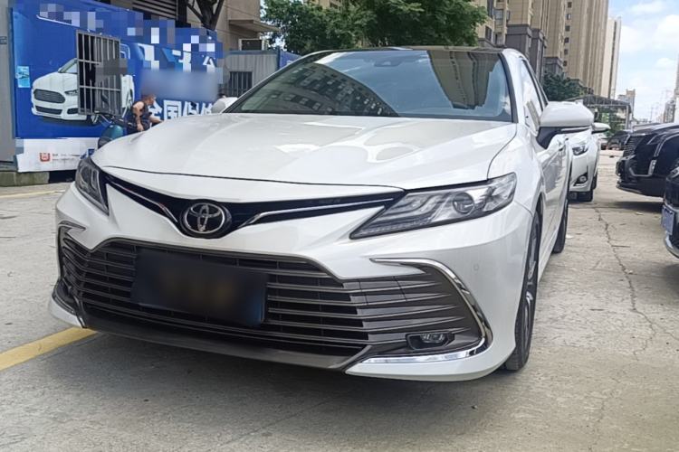Toyota Camry 2021 — фото 1