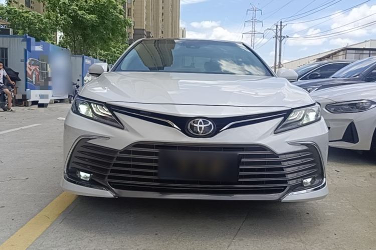 Toyota Camry 2021 — фото 2