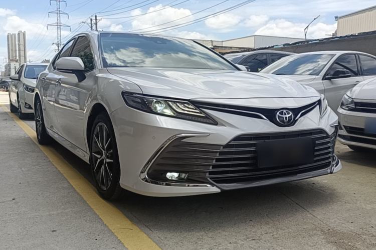 Toyota Camry 2021 — фото 3