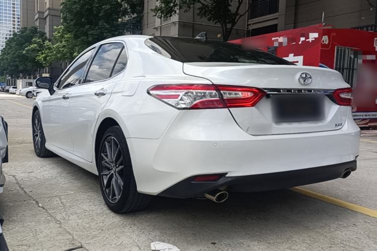 Toyota Camry 2021 — фото 4