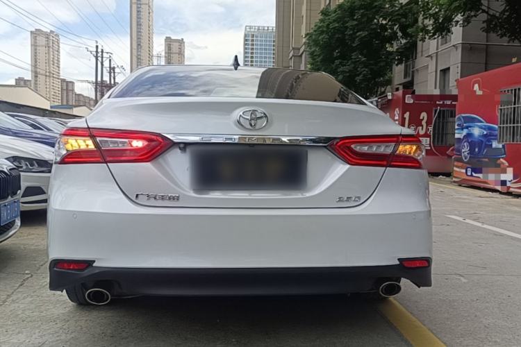 Toyota Camry 2021 — фото 5