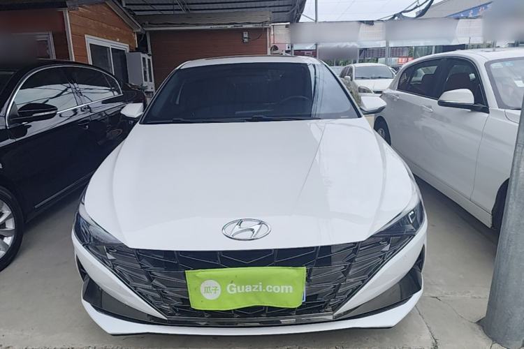 Hyundai Elantra 2021 — 2