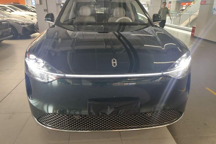 AITO AITO M9 2025 — 2