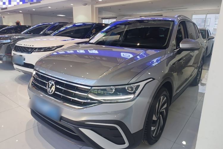 Volkswagen Tiguan L 2022 — фото 1