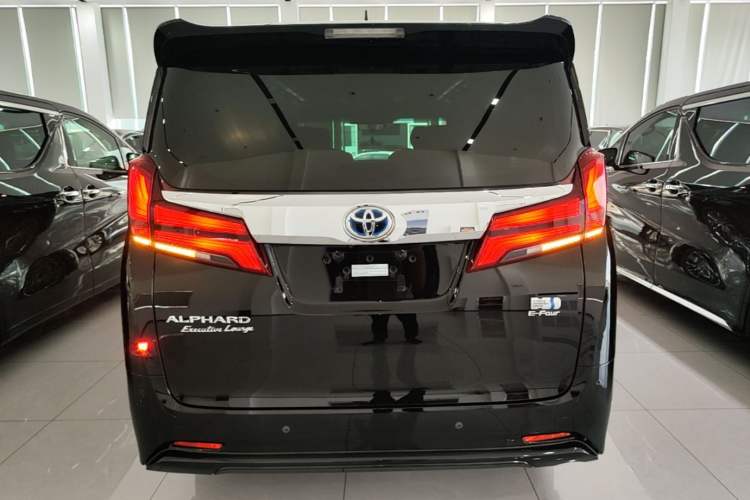 Toyota Alphard 2021 — фото 5