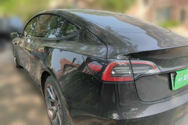 Tesla Model 3 2022 — 4