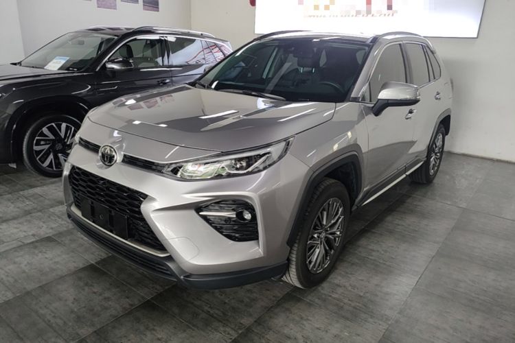 Toyota RAV4 2023 — фото 1