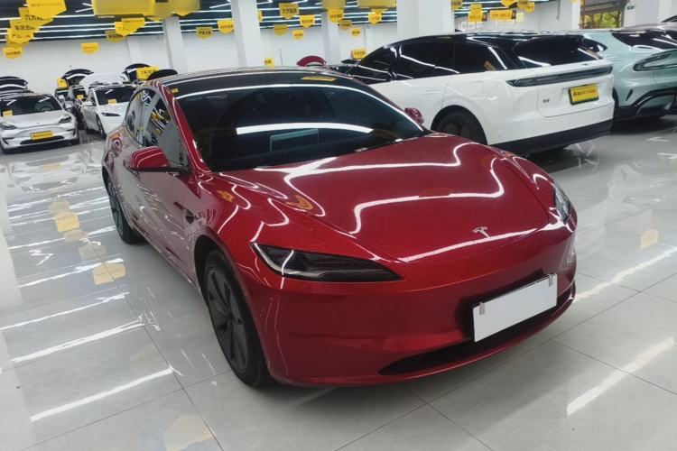 Tesla Model 3 2023 — 3