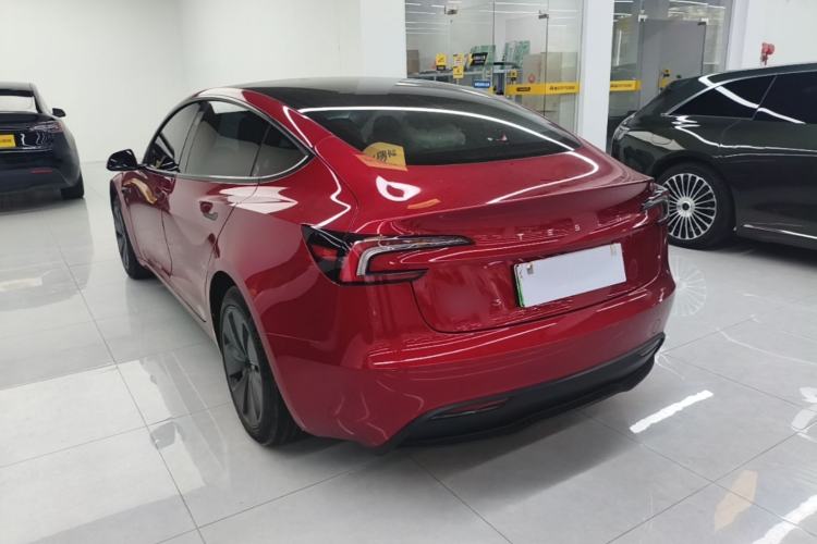 Tesla Model 3 2023 — 4