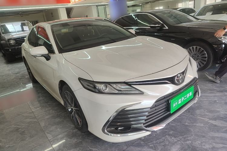 Toyota Camry 2023 — 3