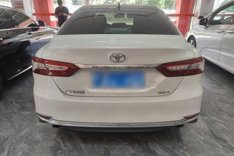 Toyota Camry 2023 — 5