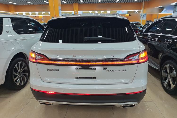 Lincoln Nautilus 2021 — 5