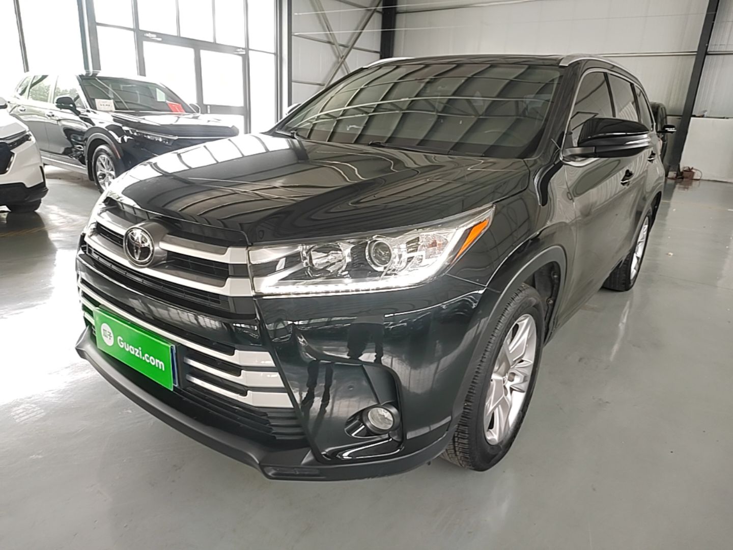 Toyota Highlander 2021 — фото 1
