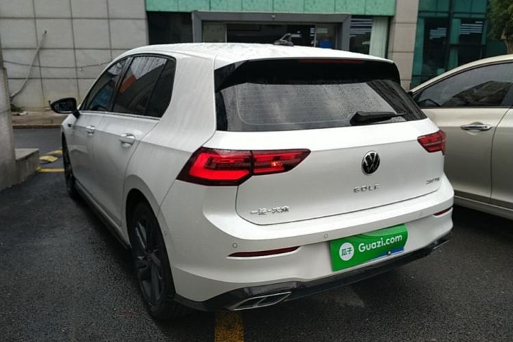 Volkswagen Golf 2024 — 4