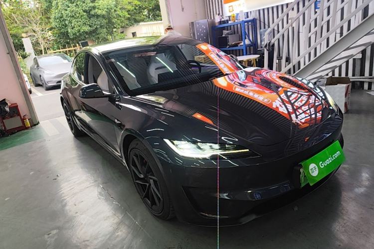 Tesla Model 3 2024 — 3