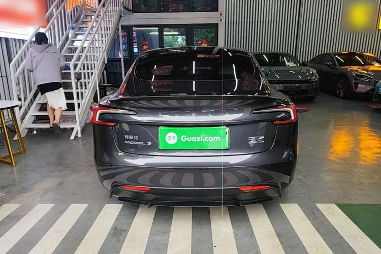 Tesla Model 3 2024 — 5