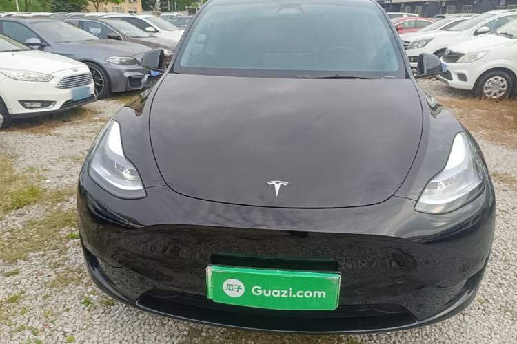 Tesla Model Y 2022 — 2