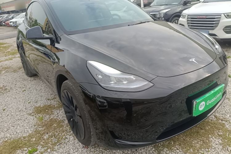 Tesla Model Y 2022 — 3
