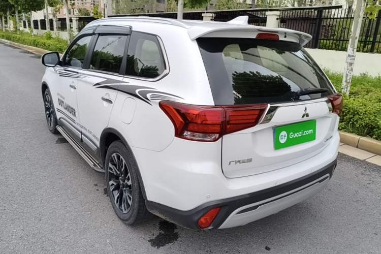 Mitsubishi Outlander 2020 — фото 4